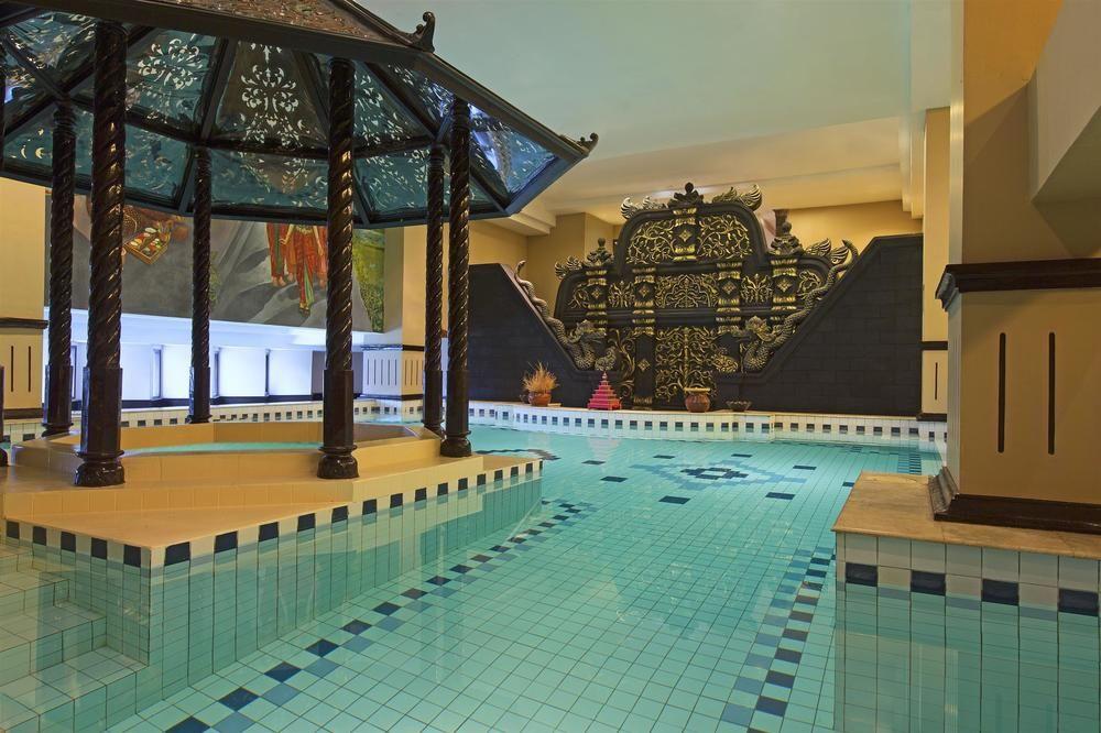 Mustika Yogyakarta Resort And Spa Maguwo Esterno foto