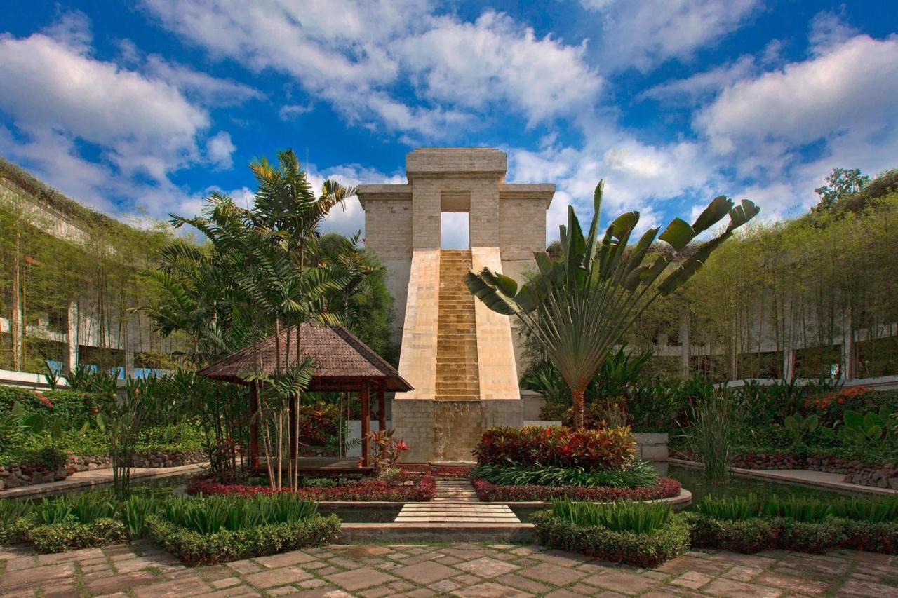 Mustika Yogyakarta Resort And Spa Maguwo Esterno foto