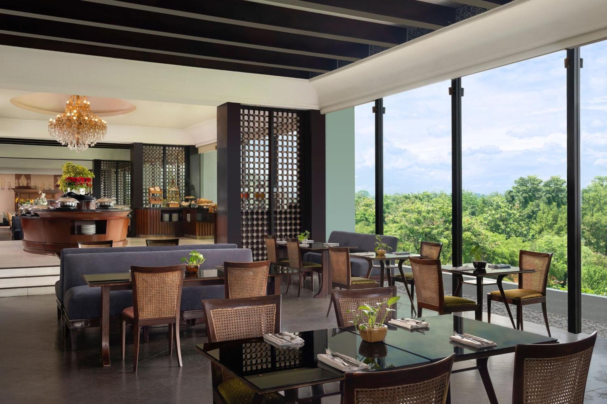 Mustika Yogyakarta Resort And Spa Maguwo Esterno foto