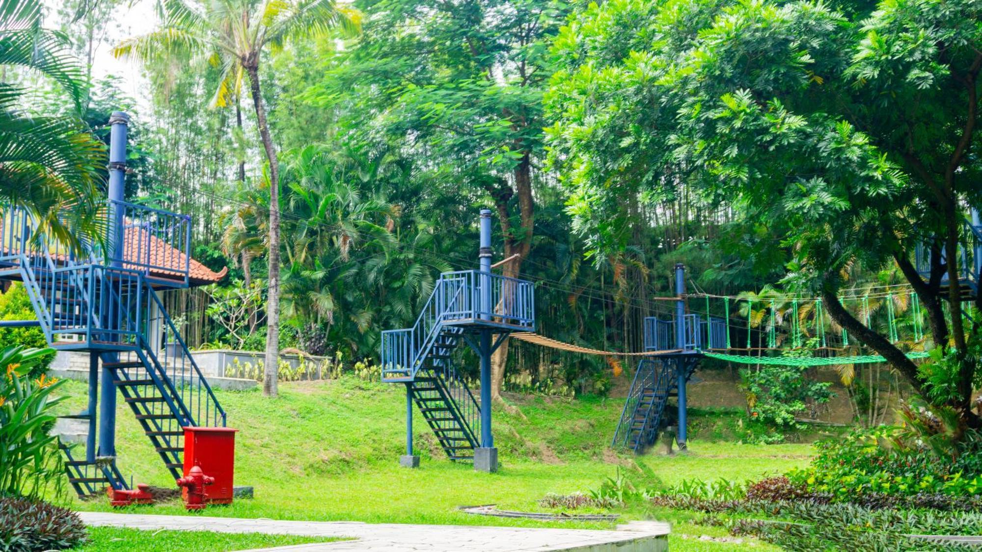 Mustika Yogyakarta Resort And Spa Maguwo Esterno foto